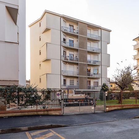 Apartament Pisa Quiet And Bright Flats With Balcony Zewnętrze zdjęcie