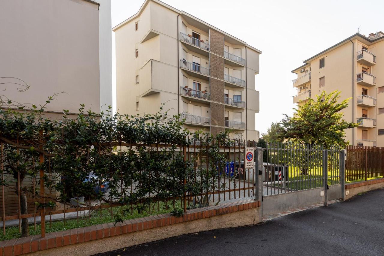 Apartament Pisa Quiet And Bright Flats With Balcony Zewnętrze zdjęcie