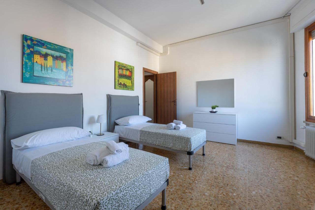 Apartament Pisa Quiet And Bright Flats With Balcony Zewnętrze zdjęcie