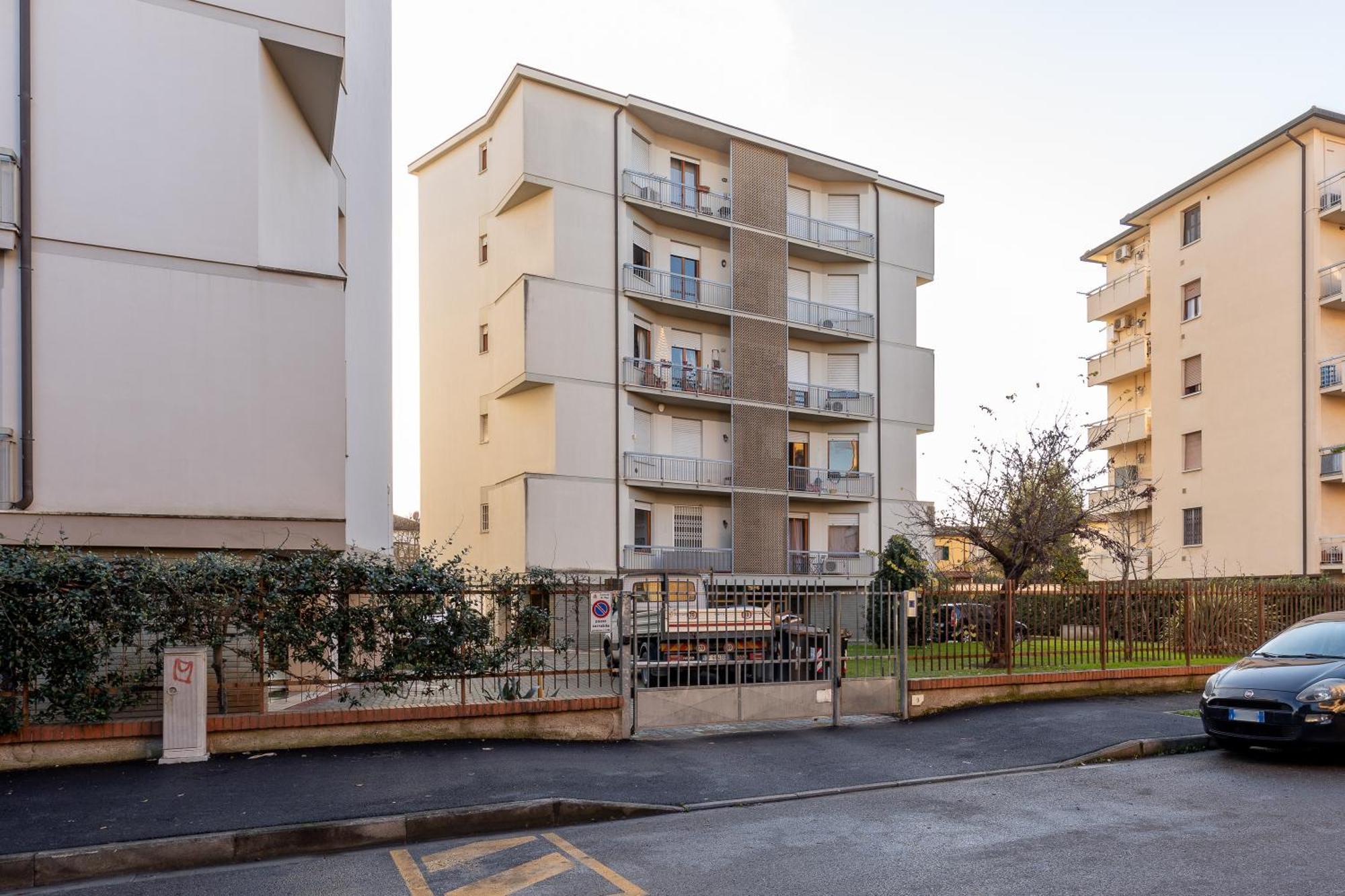 Apartament Pisa Quiet And Bright Flats With Balcony Zewnętrze zdjęcie